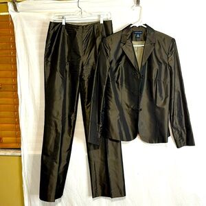 Two piece pant suit. 100%silk
